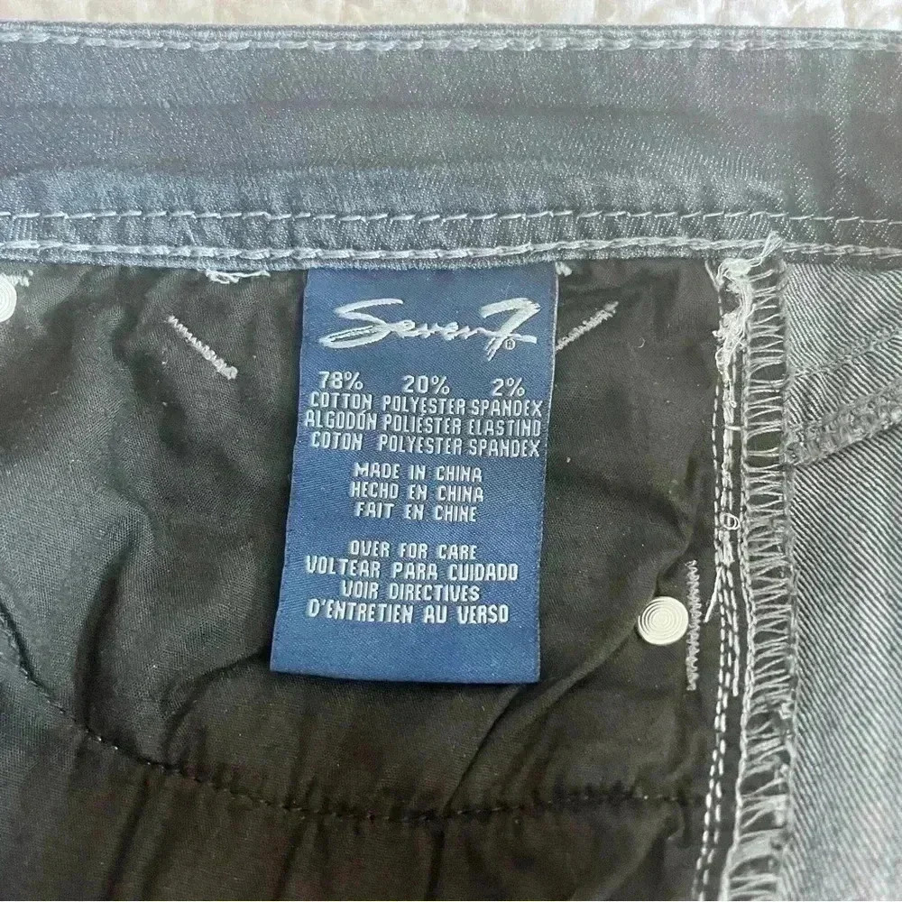 Seven 7 boot cut size 16 woman’s jeans, embellished back pocket dark wash - Picture 5 of 9
